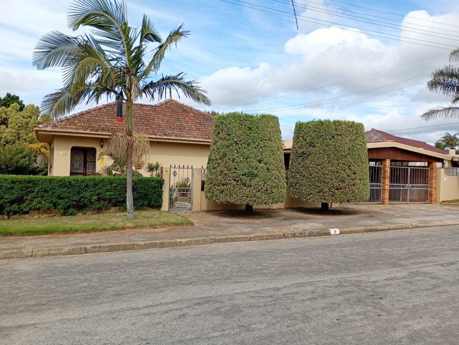 3 Bedroom Property for Sale in Despatch Central Eastern Cape